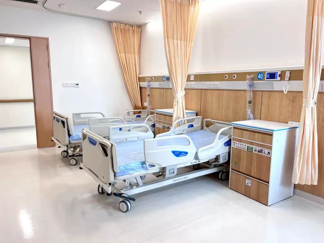 醫院智能陪護柜相比傳統醫院床頭柜有哪些好處呢？